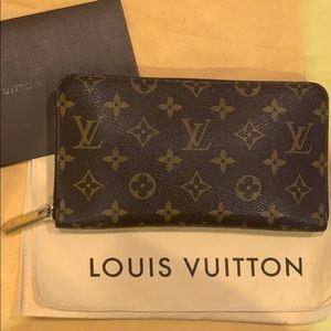 Louis Vuitton Zippy Organizer Monogram Wallet